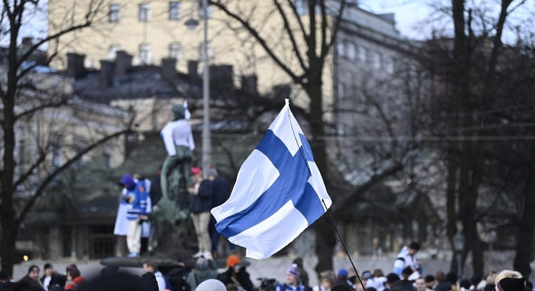 Finlandeses comemoram vitória no hockey de gelo nos Jogos Olímpicos de Inverno de Pequim