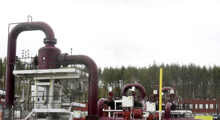Tubos de gás na fábrica da Gasum em Raikkola, na Finlândia