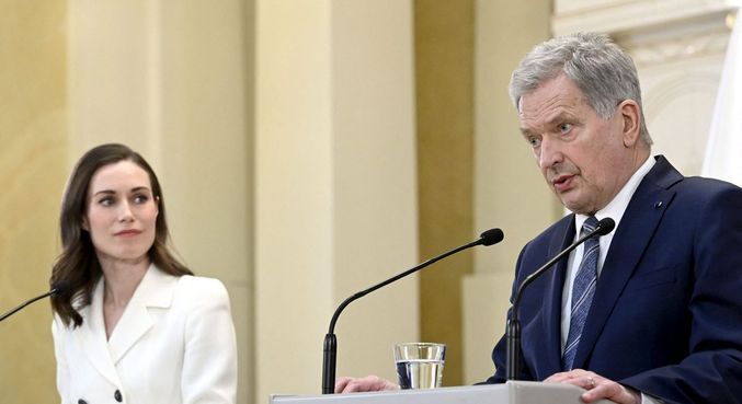 A primeira-ministra Sanna Marin e o presidente da Finlândia, Sauli Niinistö