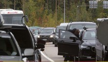 Após mobilização de tropas, aumenta número de russos que entram no Cazaquistão 