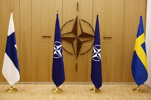 Como reflexo da guerra, Finlândia e Suécia anunciaram sua candidatura à Otan (Organização do Tratado do Atlântico Norte). O possível aumento da presença da Aliança próximo à fronteira russa não agradou a Moscou, que prometeu retaliações a finlandeses e suecos em caso de adesão ao grupo