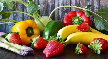 Frutas e legumes fornecem nutrientes que seu corpo necessita