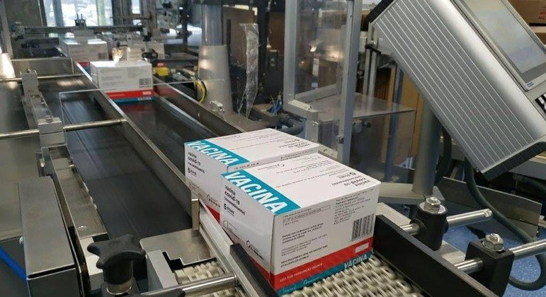 Vacinas estão sendo produzidas no Bio-Manguinhos, no Rio de Janeiro