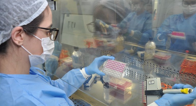 Fiocruz depende de insumos importados da China para iniciar envase de vacina