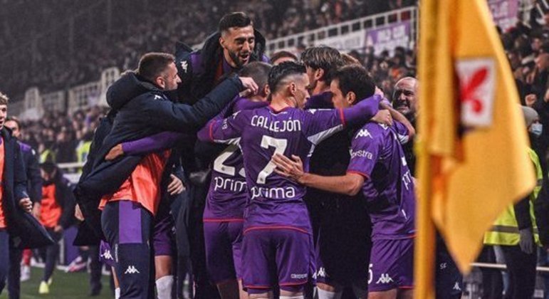 A festa da "Viola" no seu Artemio Franchi