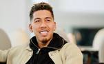 4. Roberto Firmino – Al-NassrFirmino, agora no Al-Nassr, da Arábia Saudita, passou três semanas em Cotia, na base do São Paulo. Após ser pouco explorado, deixou a capital paulista para tentar a vida no Figueirense, em Santa Catarina.A escolha foi certeira. Passou por outros clubes brasileiros, como CRB (Clubes de Regata Brasil), Tombense e Independente Futebol Clube, até que foi vendido por R$ 140 milhões ao Liverpool, em 2015. Foi campeão da Copa América de 2019 e jogou a Copa do Mundo de 2018, da Rússia. Atualmente, Firmino vale cerca de R$ 96 milhões 