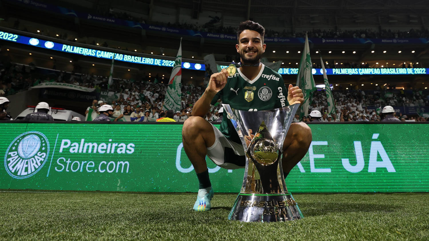 Flaco celebra gol em virada histórica do Palmeiras e repete