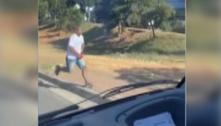Motorista tem celular roubado pela janela do carro na avenida Antônio Carlos em BH  
