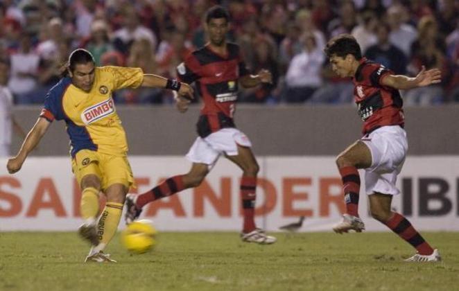 Flamengo 0 x 3 América-MEX - Oitavas Libertadores 2008 - Em uma das derrotas mais traumáticas do torcedor Rubro-negro no Maracanã, Cabañas foi o carrasco ao anotar o hat-trick, reverter o placar do jogo de ida e eliminar o time brasileiro.