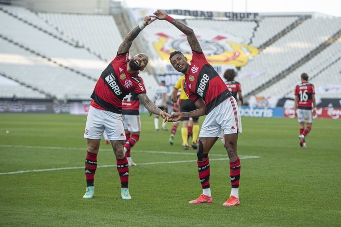 Flamengo se divertiu em Itaquera. 3 a 1 foi muito pouco. Corinthians escapou de goleada