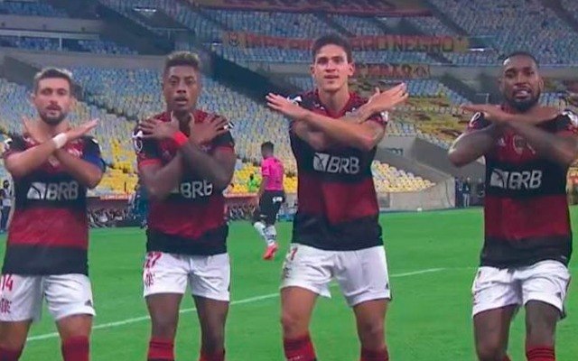 Flamengo se vingou, se classificou, goleou e ironizou. 'Vapo' no  Independiente del Valle