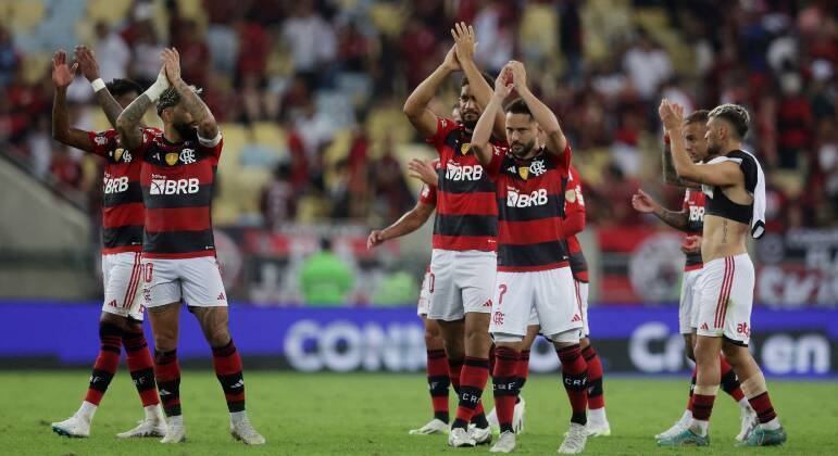 7º lugar: FlamengoRisco de rebaixamento: 0,007%Probabilidade de ser campeão: 0,99%Classificação para a Libertadores: 50,6%Classificação para Sul-Americana: 48,8%