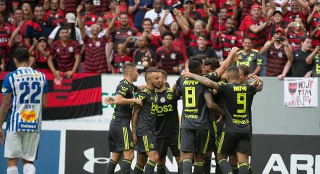 Flamengo (1º colocado - 39 pontos - 18 jogos) - 58% de chances