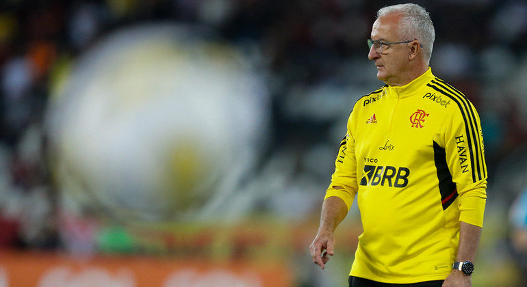 Dorival Júnior vive grande fase no comando do Flamengo