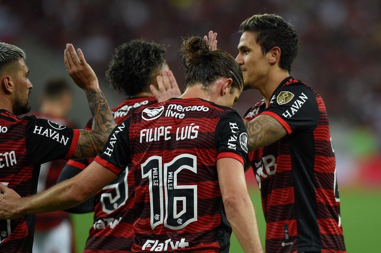 Torcedores de Flamengo e Corinthians se unem pelo mesmo objetivo na final  da Libertadores - Esportes - R7 Lance