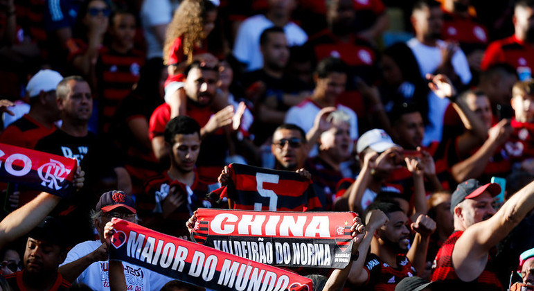 Torcida do Flamengo no Maracanã, durante duelo contra Fortaleza, pelo Brasileirão