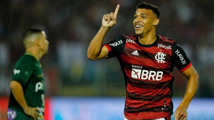 Flamengo 2 x 0 Altos-PI - Em Volta Redonda, o Flamengo não sofreu em nenhum momento para confirmar a classificação. O destaque positivo ficou por conta de Victor Hugo, que marcou pela primeira vez entre os profissionais. 