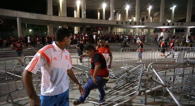 Em 2017 o Maracanã virou um caos. Coordenado por bandidos na Copa Sul-Americana