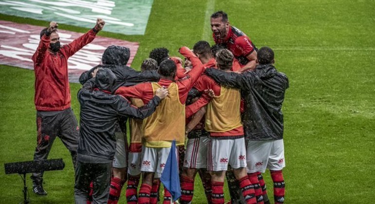 Flamengo goleou mais uma vez. Ganha força, entrosamento e confiança no grupo
