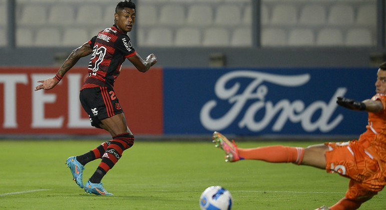 🏟️ De Pelé a Zico! Relembre as finais de Libertadores no