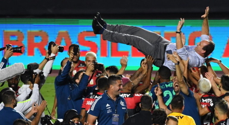 Campeão em 2019 e 2020, com Jorge Jesus e Ceni, Flamengo iguala feito da geração de Zico