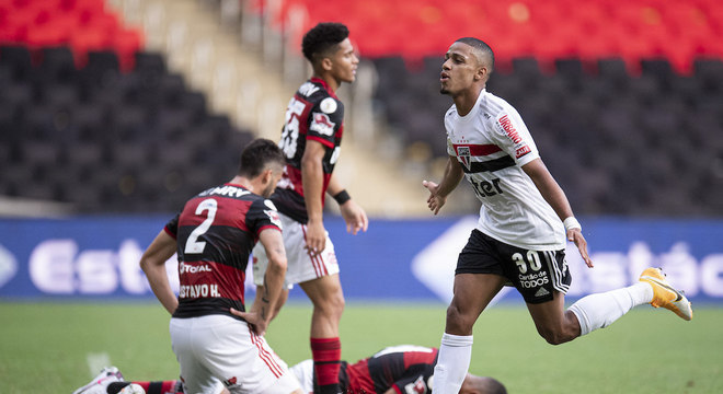 A goleada do São Paulo alertou a cúpula do Flamengo. Descanso descabido do rival