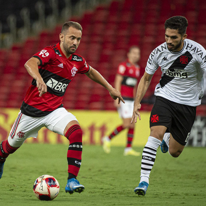 Everton Ribeiro, do Fla, e Andrey, do Vasco, no último clássico entre os rivais