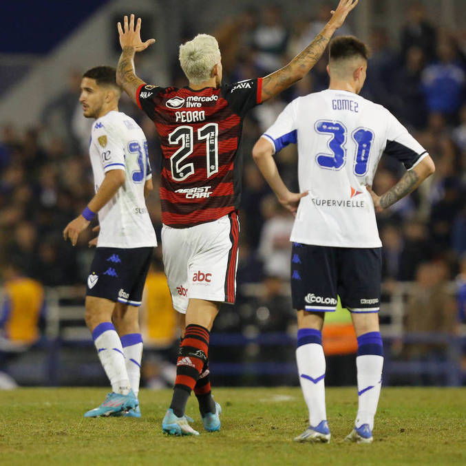 Flamengo fez 4 a 0 na ida, com três gols de Pedro