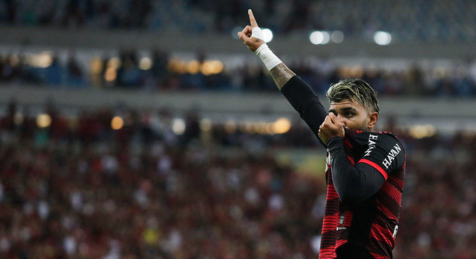 Gabigol comemorando o segundo gol do Flamengo na partida contra o Bangu