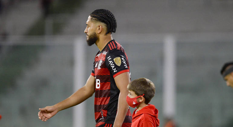 Preparo físico do Flamengo deve ter alguma coisa errada, dispara jornalista