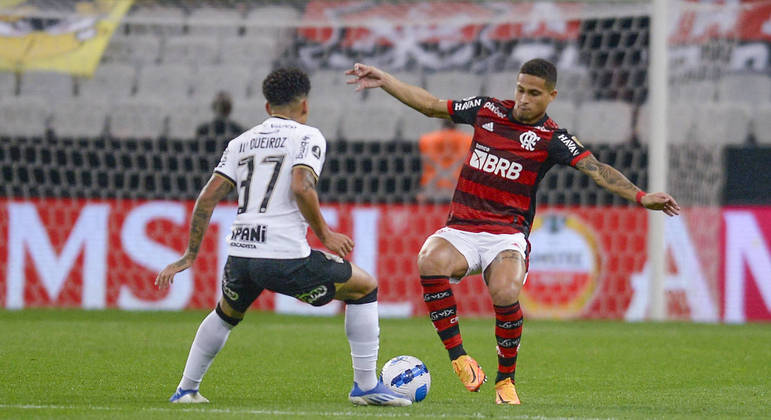 Flamengo levou a melhor sobre o Corinthians no jogo de ida