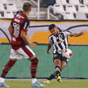 Com lances polêmicos, Flamengo domina o jogo e vence o Botafogo