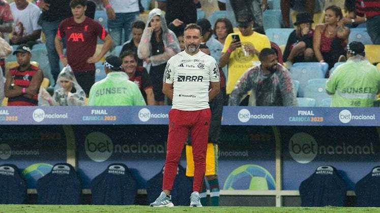 Flamengo - Vítor Pereira, português, 54 anos, no clube desde dezembro de 2022.