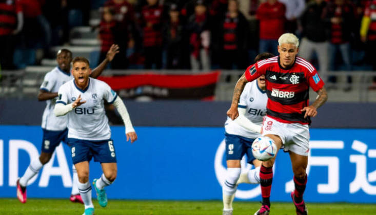 2. Derrotas em todas as finaisNa conta de Vítor Pereira há cinco finais que escaparam do Flamengo (Mundial, Supercopa do Brasil, Recopa Sul-Americana, Campeonato Carioca e Taça Guanabara), mas o time ainda aumentou a lista, com a perda da Libertadores (esta já sob o comando de Sampaoli). No Brasileirão, está 12 pontos atrás do líder e tem apenas 1,2% de chance de ser campeão