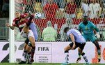 Não à toa, a produção ofensiva do jogador despencou. Com Vítor Pereira e o interino Mário Jorge foram 15 gols em 17 jogos, uma média de 0,88 gols por partida. Já com Sampaoli, são 11 gols em 21 jogos, média de 0,52 gols por partida
