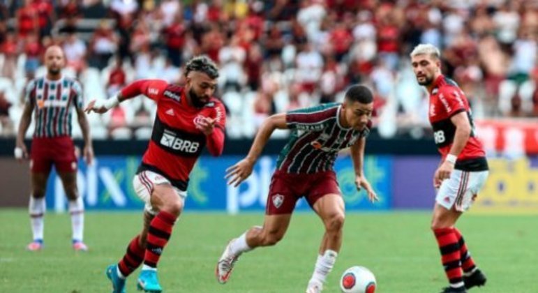 Fluminense venceu o primeiro Fla-Flu do ano por 1 a 0 em clássico marcado por confusões