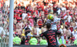 Já nos acréscimos, quando as equipes pareciam que não iam sair do zero no primeiro tempo, Rodrigo Nestro cruzou do lado esquerdo do campo e encontrou Calleri, livre de marcação, que cabeceou para o fundo da rede para dar vantagem ao Tricolor Paulista