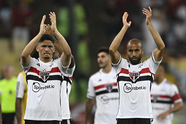 Nos primeiros 90 minutos da final, São Paulo vence o Flamengo por 1 a 0, com gol de Calleri. As duas equipes se enfrentam de novo no próximo domingo (24), no estádio do Morumbi, na partida da volta