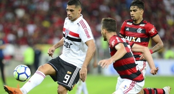 Diego Souza fez bom 1º tempo contra o Flamengo, no Maracanã