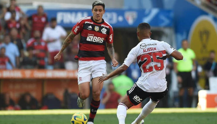 3. Futuro incerto na Copa do BrasilA única competição em que segue vivo é a Copa do Brasil, mas começou com o pé esquerdo: no jogo de ida, no Maracanã, viu o São Paulo abrir a vantagem de 1 a 0. Agora, no Morumbi, o time carioca terá de correr atrás do prejuízo