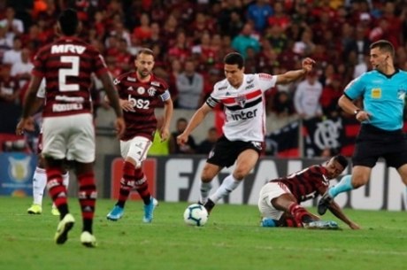 Hernanes contra o Fla