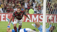 Flamengo faz 3 a 0 na Católica e avança para as oitavas em primeiro
