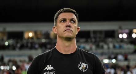 Barbieri passou seis meses como técnico do Vasco