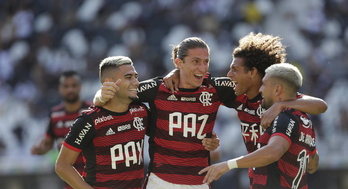 Pedro faz dois, Flamengo bate o Vasco e vai à final do Carioca