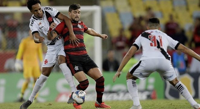 Vasco Marca Nos Acrescimos E Empata Com Flamengo No Maracana Esportes R7 Futebol