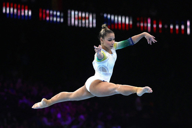 Flávia SaraivaModalidade: ginástica artísticaFlávia vive o melhor momento da carreira, após a medalha de bronze no solo do Mundial de Ginástica. Em Santiago, a ginasta tenta mudar a cor de suas medalhas após cinco bronzes conquistados nas duas últimas edições de Pan