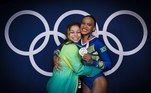 Outra grande amizade estava ali com ela: Rebeca Andrade. As duas são atletas do Flamengo e quando Rebeca conquistou as medalhas de prata, no individual geral, e de ouro, no cavalo, lá estava Flávinha para compartilhar o momento de enorme felicidade