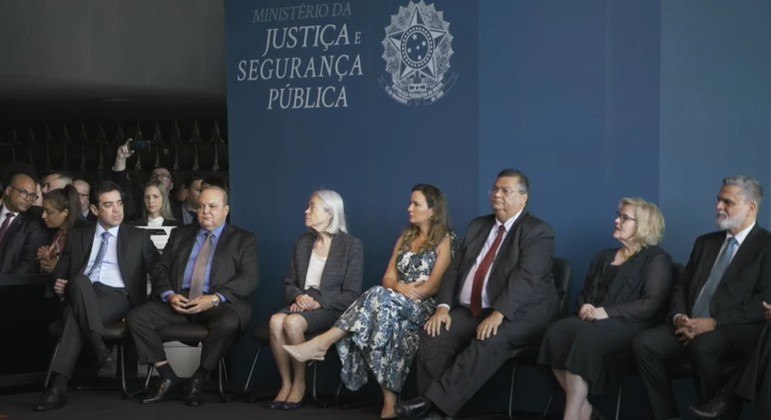 Flávio Dino toma posse como ministro da Justiça em cerimônia nesta segunda-feira (2)