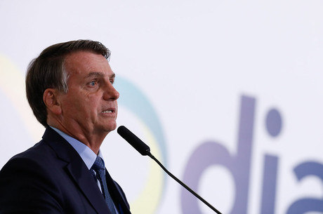 Bolsonaro diz que país não pode ser 'irresponsável'