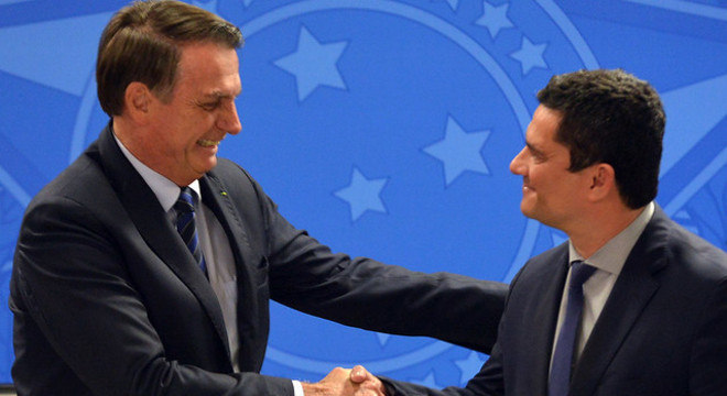 Após semanas de desgastes, Bolsonaro e Moro fazem as pazes